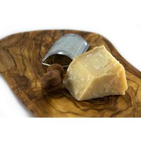 Delikatesa mezi sýry Parmigiano Reggiano